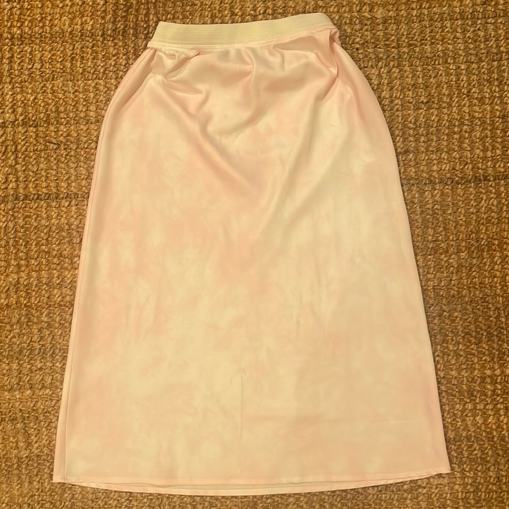 Classy pink and white tie dye skirt